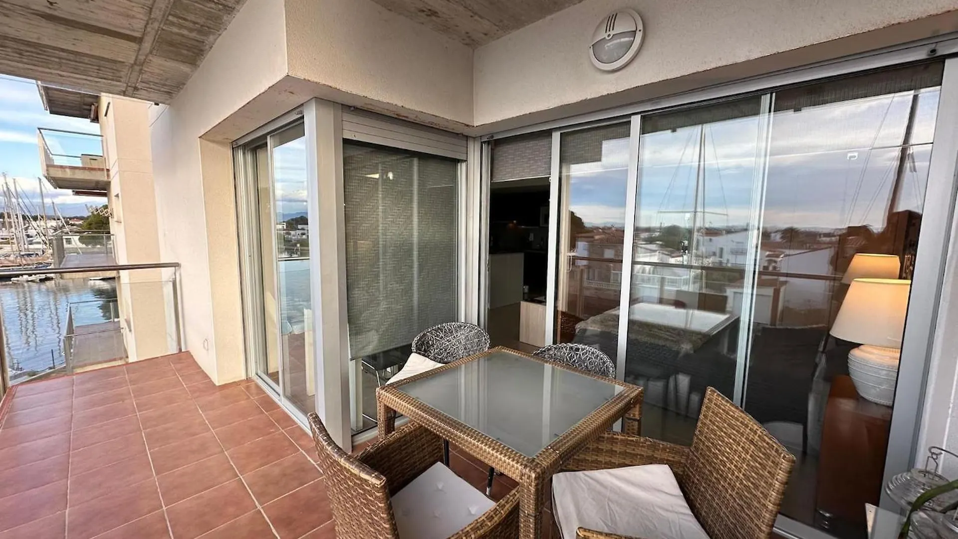 Apartamento En Roses Con Vistas Al Canal Y Piscina Apartment