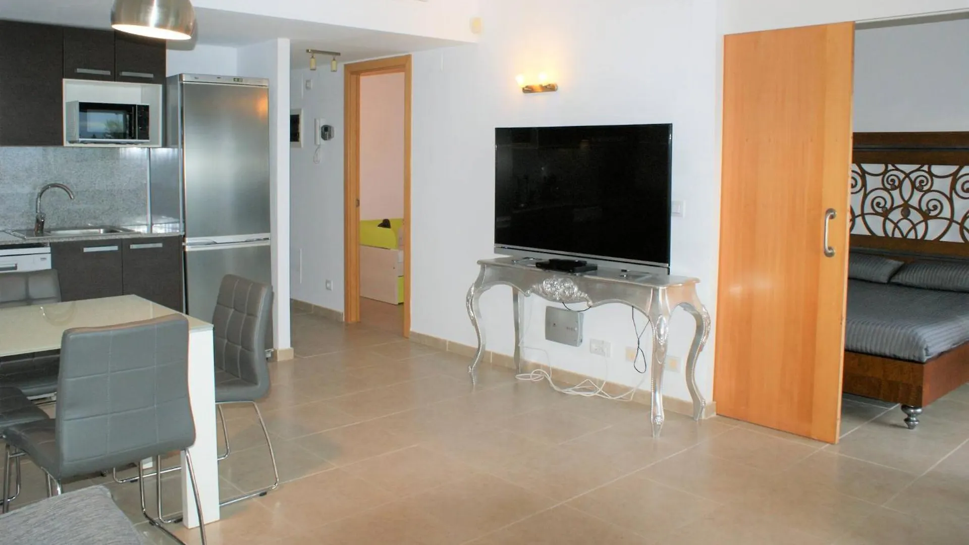Apartamento En Roses Con Vistas Al Canal Y Piscina