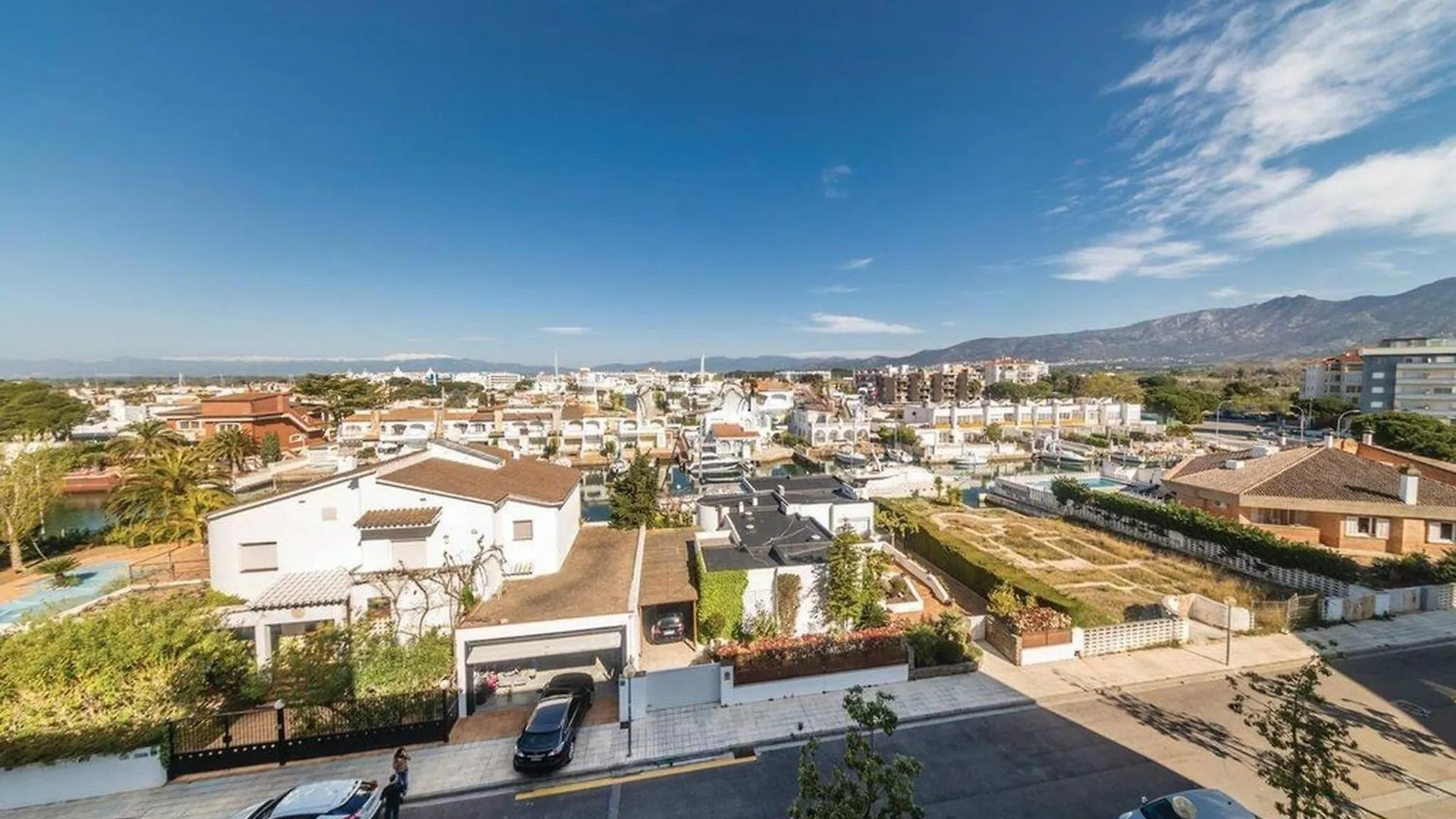 Apartment Apartamento En Roses Con Vistas Al Canal Y Piscina Spain