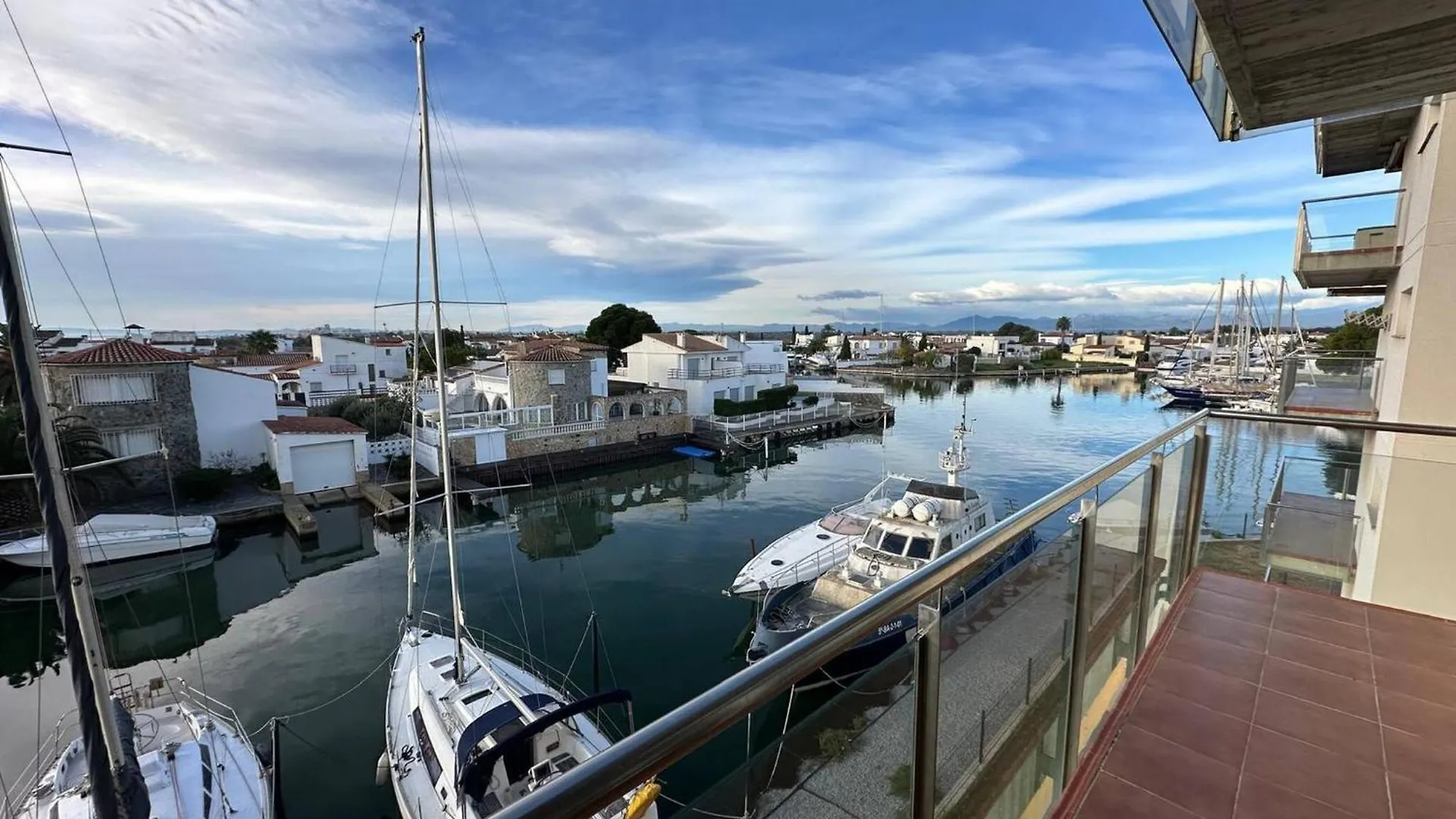 Apartamento En Roses Con Vistas Al Canal Y Piscina Španělsko